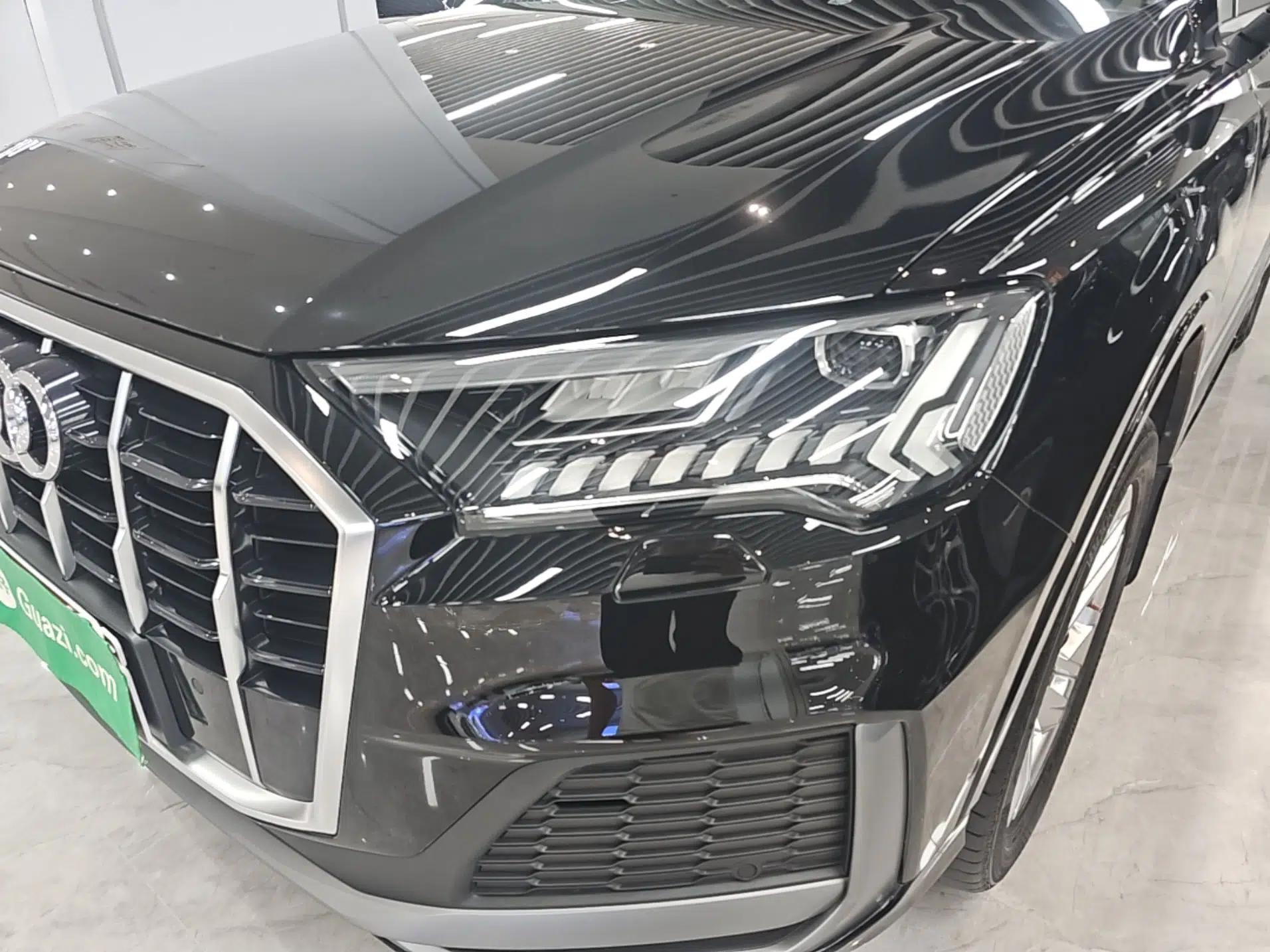 Audi Q7 2023 45 TFSI quattro S line Sport model — миниатюра 8