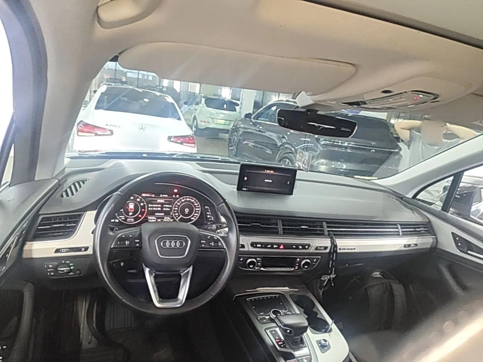 Audi Q7 New Energy 2019 55 e-tron — миниатюра 17