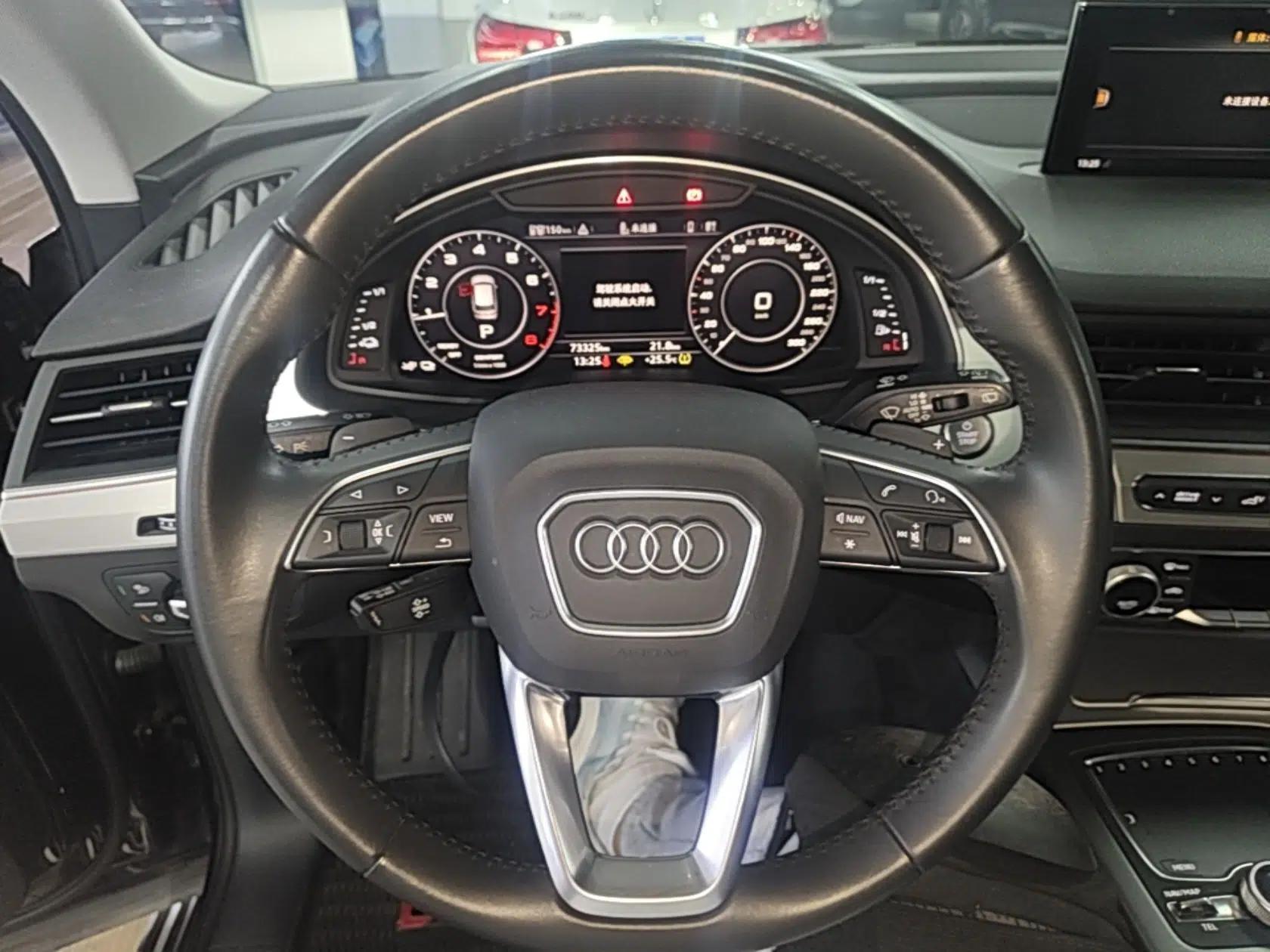 Audi Q7 New Energy 2019 55 e-tron — миниатюра 18