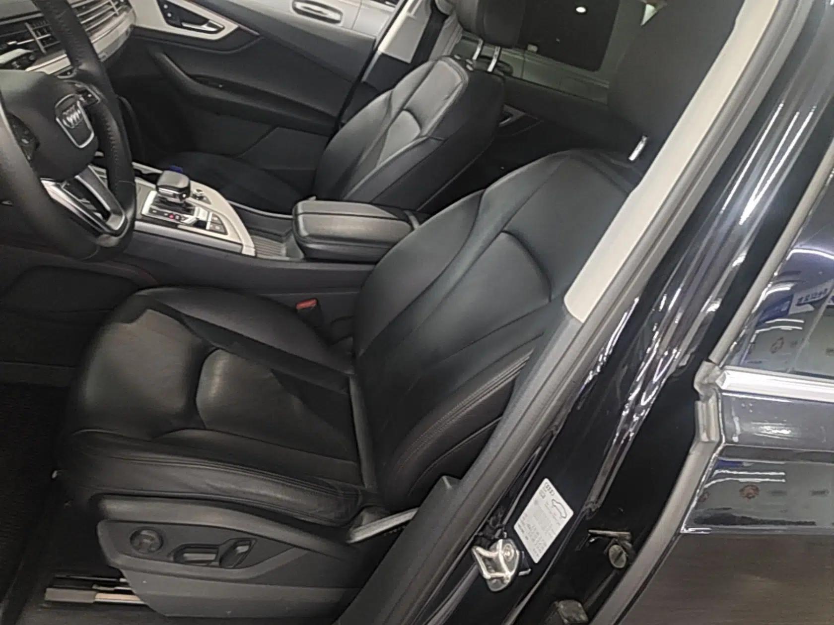Audi Q7 New Energy 2019 55 e-tron — миниатюра 22