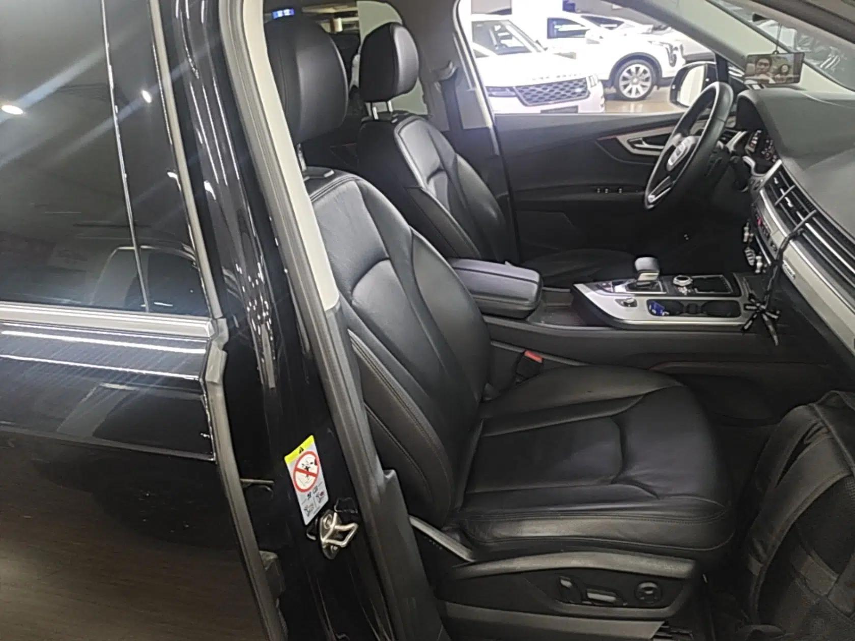 Audi Q7 New Energy 2019 55 e-tron — миниатюра 24