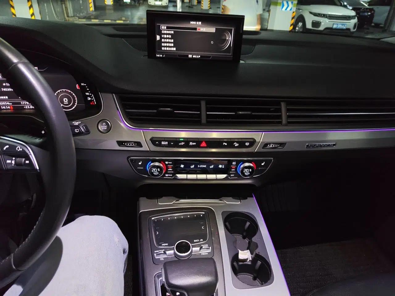 Audi Q7 New Energy 2019 55 e-tron — миниатюра 13