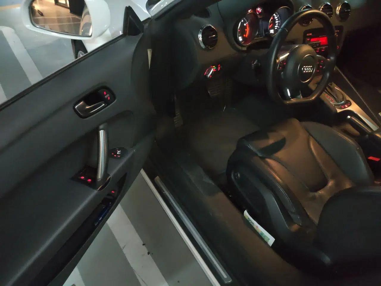 Audi TT 2011 TT Coupe 2.0 TFSI — миниатюра 16
