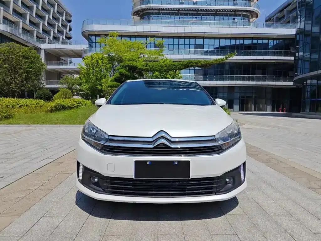 Citroën C4 2016 1.6L Manual Deluxe — миниатюра 2