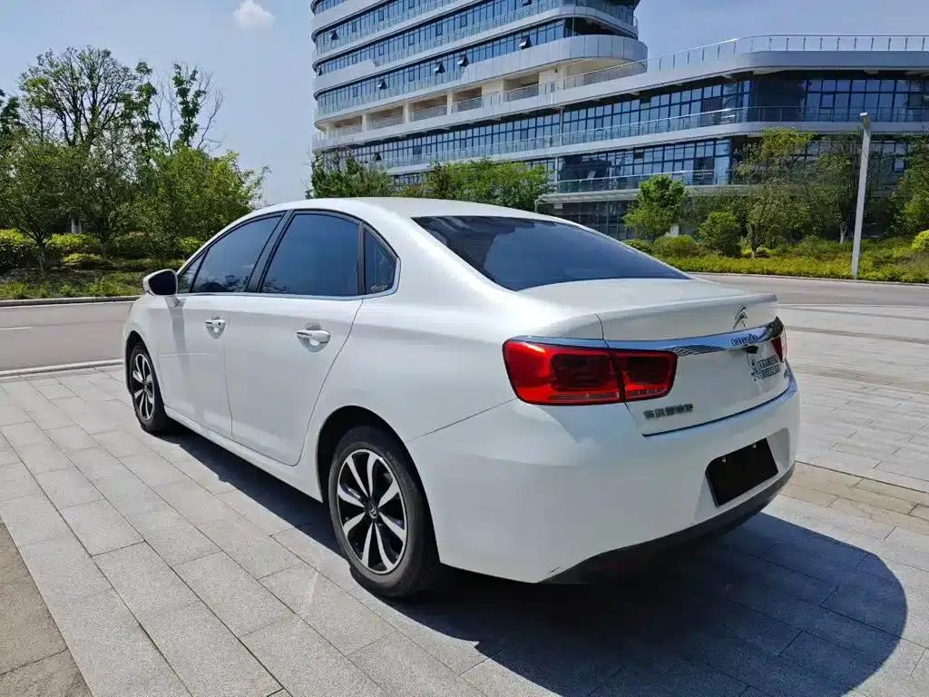 Citroën C4 2016 1.6L Manual Deluxe — миниатюра 4