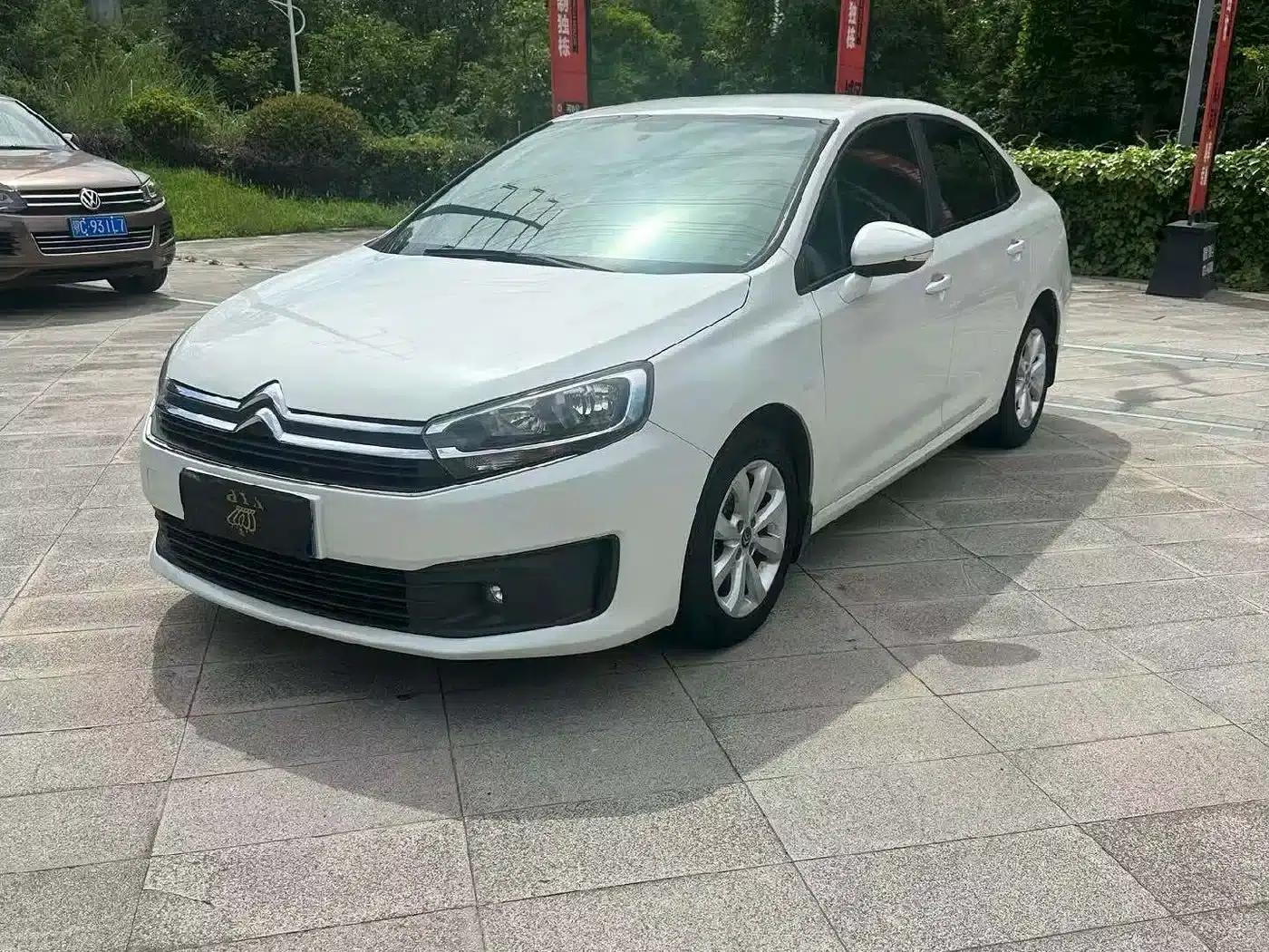 Citroën C4 Sega 2016 1.6L Manual Comfort Edition — миниатюра 1