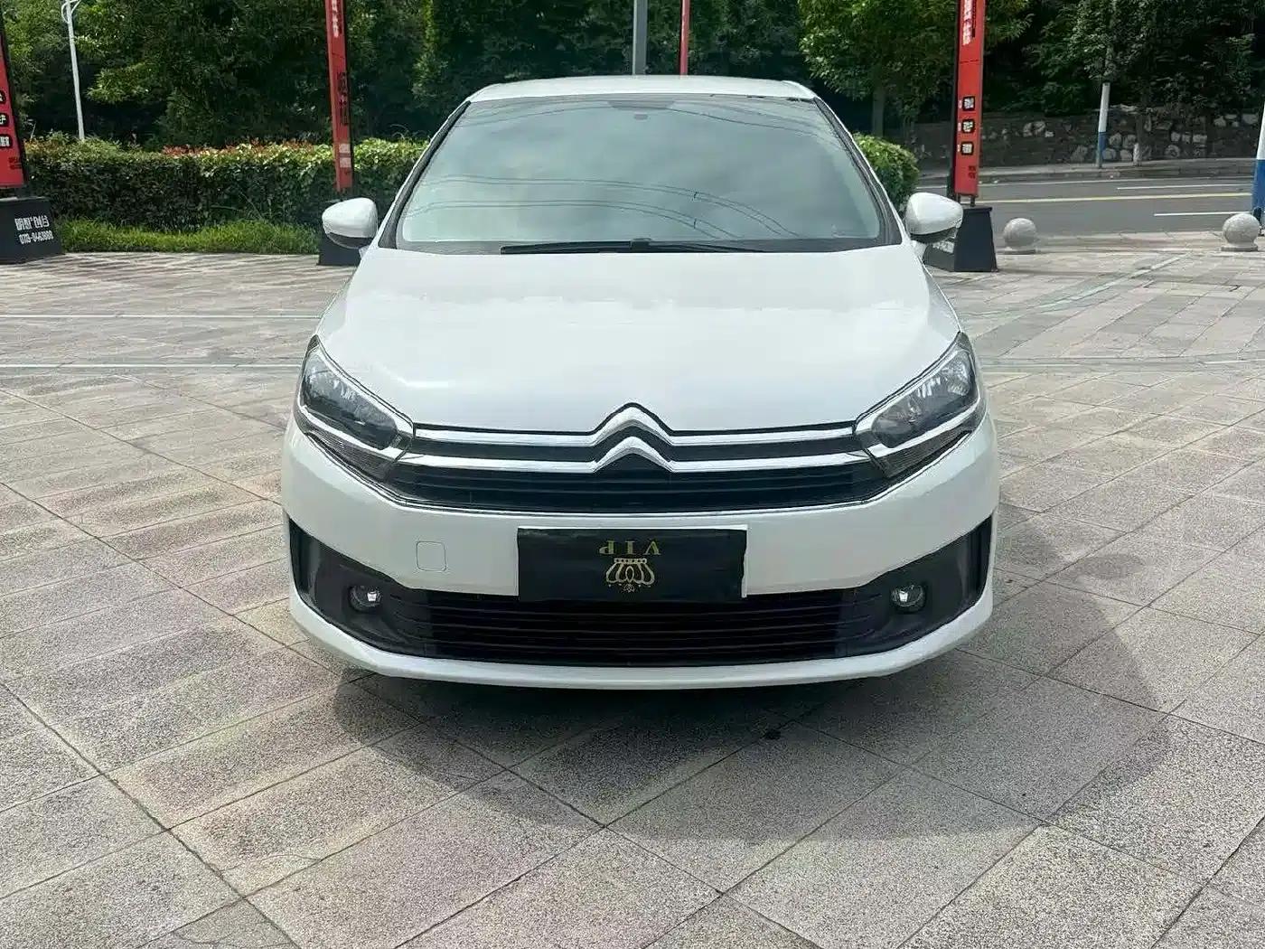 Citroën C4 Sega 2016 1.6L Manual Comfort Edition — миниатюра 2