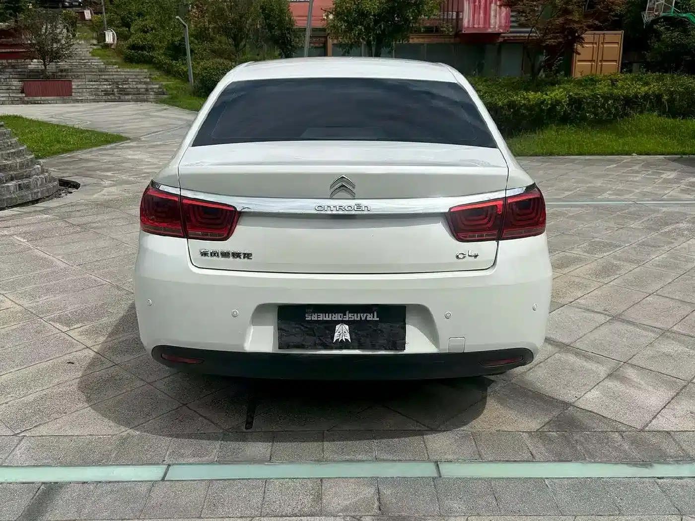 Citroën C4 Sega 2016 1.6L Manual Comfort Edition — миниатюра 4