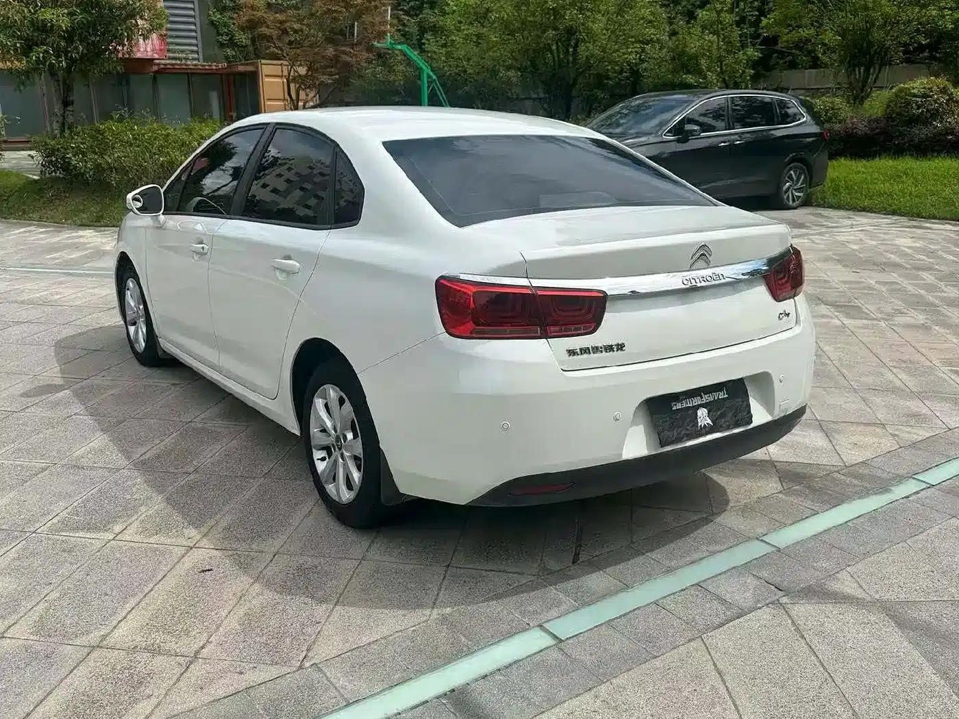 Citroën C4 Sega 2016 1.6L Manual Comfort Edition — миниатюра 6