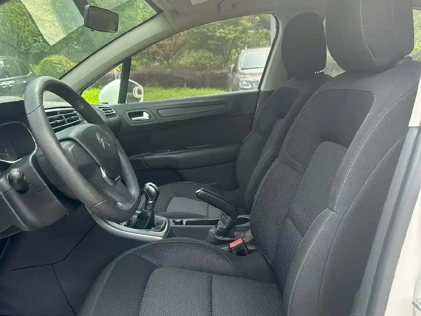 Citroën C4 Sega 2016 1.6L Manual Comfort Edition — миниатюра 7