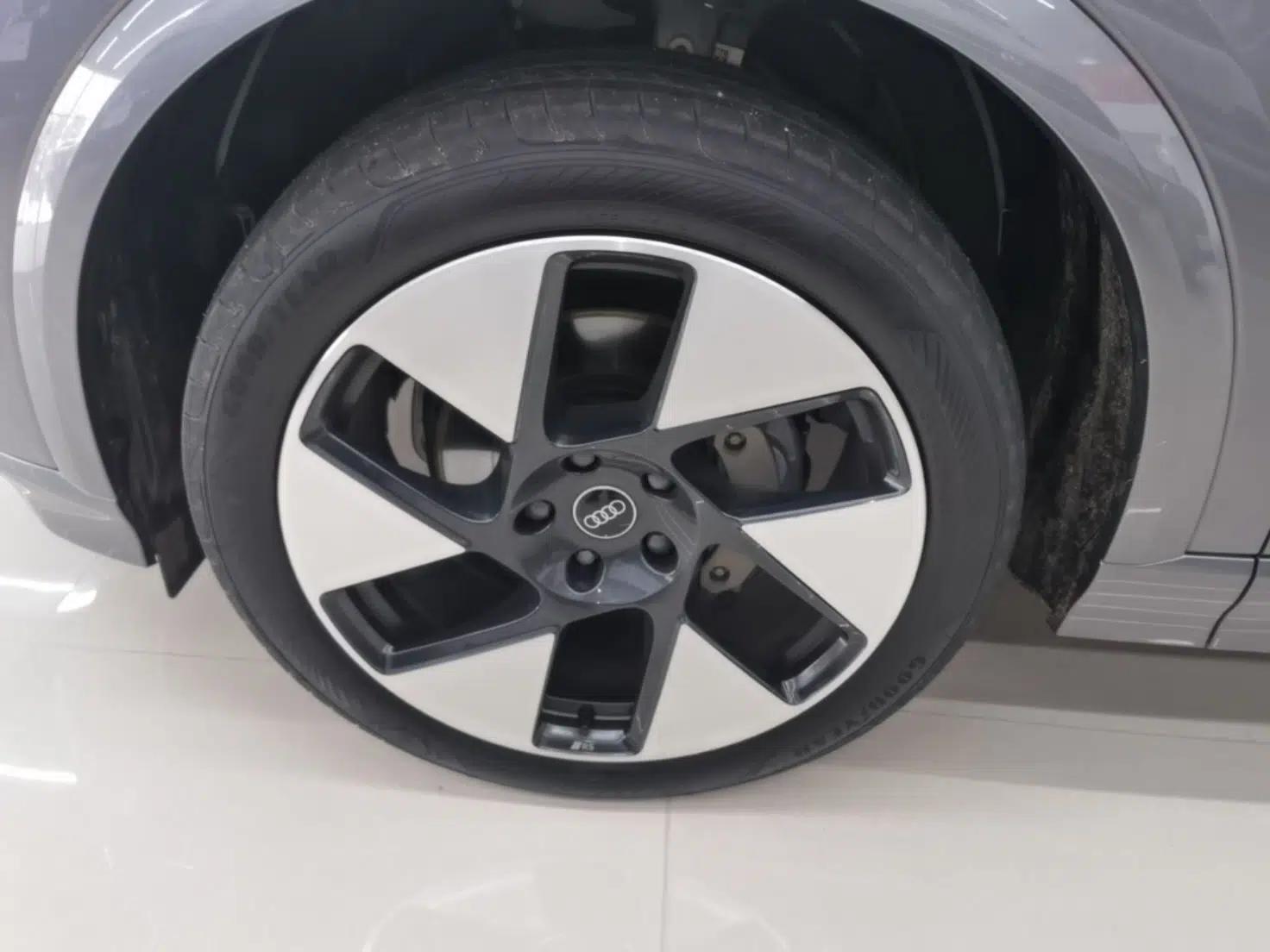 Audi Q6L e-tron 2026 First Launch Navigation Edition — миниатюра 10