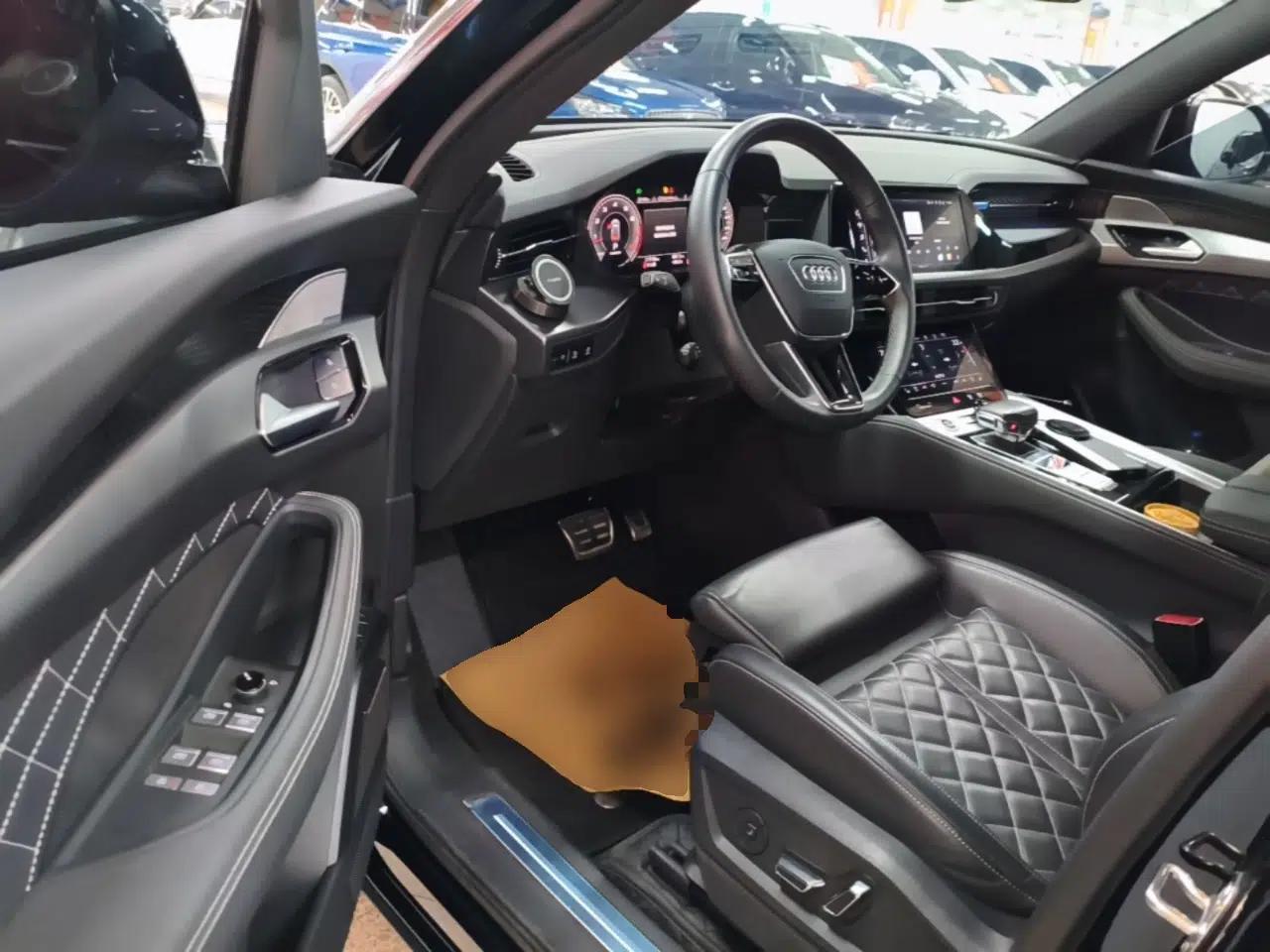 Audi Q6 2024 50 TFSI quattro Black Warrior Edition 6-seater — миниатюра 18