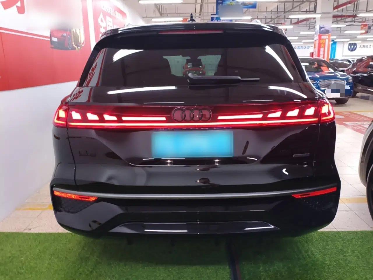 Audi Q6 2024 50 TFSI quattro Black Warrior Edition 6-seater — миниатюра 5