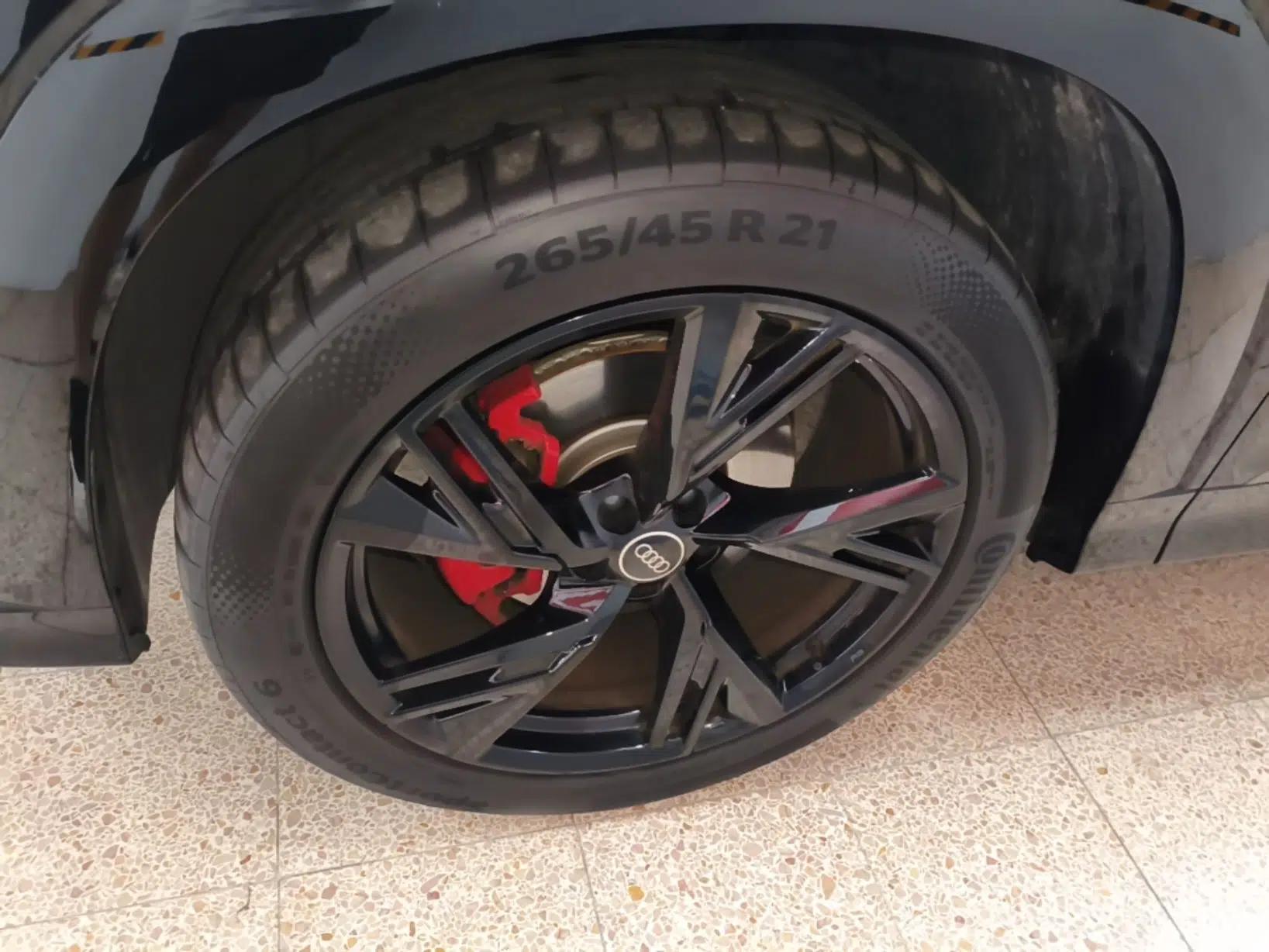 Audi Q6 2024 50 TFSI quattro Black Warrior Edition 6-seater — миниатюра 10