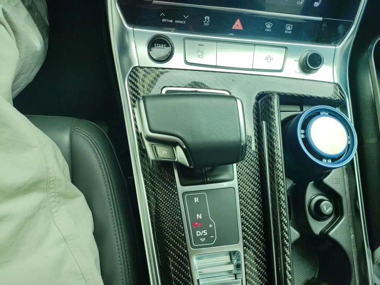 Audi A6 2021 allroad quattro Explorer 55 TFSI Prestige Off-Road Model — миниатюра 14