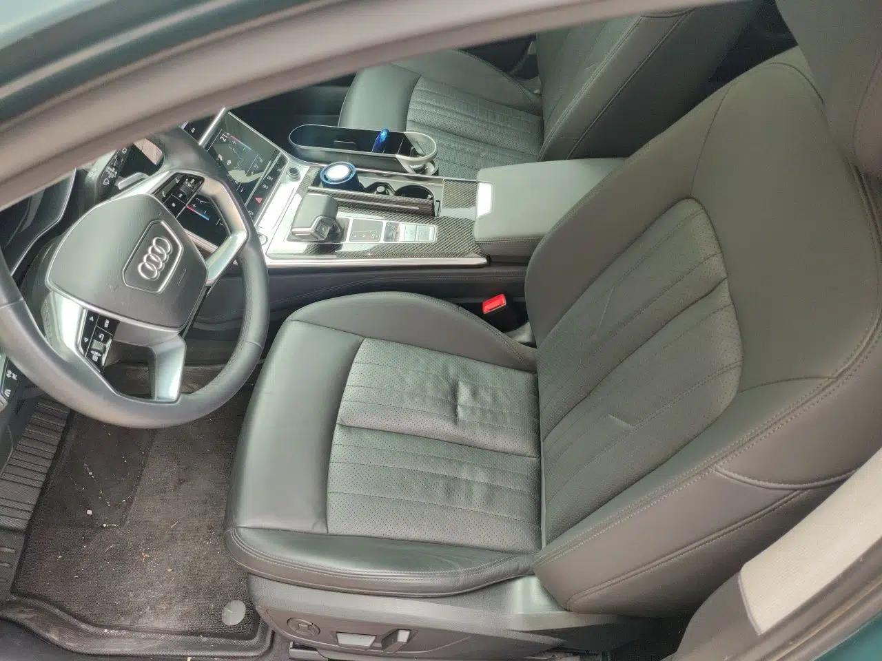 Audi A6 2021 allroad quattro Explorer 55 TFSI Prestige Off-Road Model — миниатюра 15
