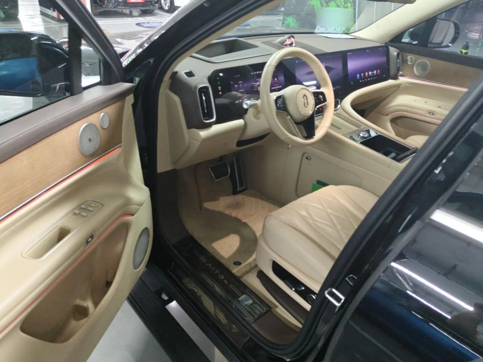 Hima AITO M9 2024 Range-Extended Ultra Version 42 kWh 6-Seater Model — миниатюра 18