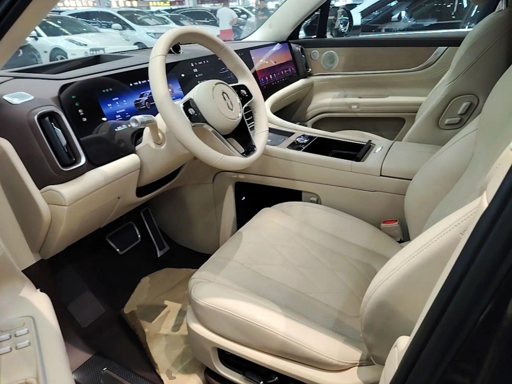 Hima AITO M9 2024 Range-Extended Ultra Version 52 kWh 6-Seater Model — миниатюра 17