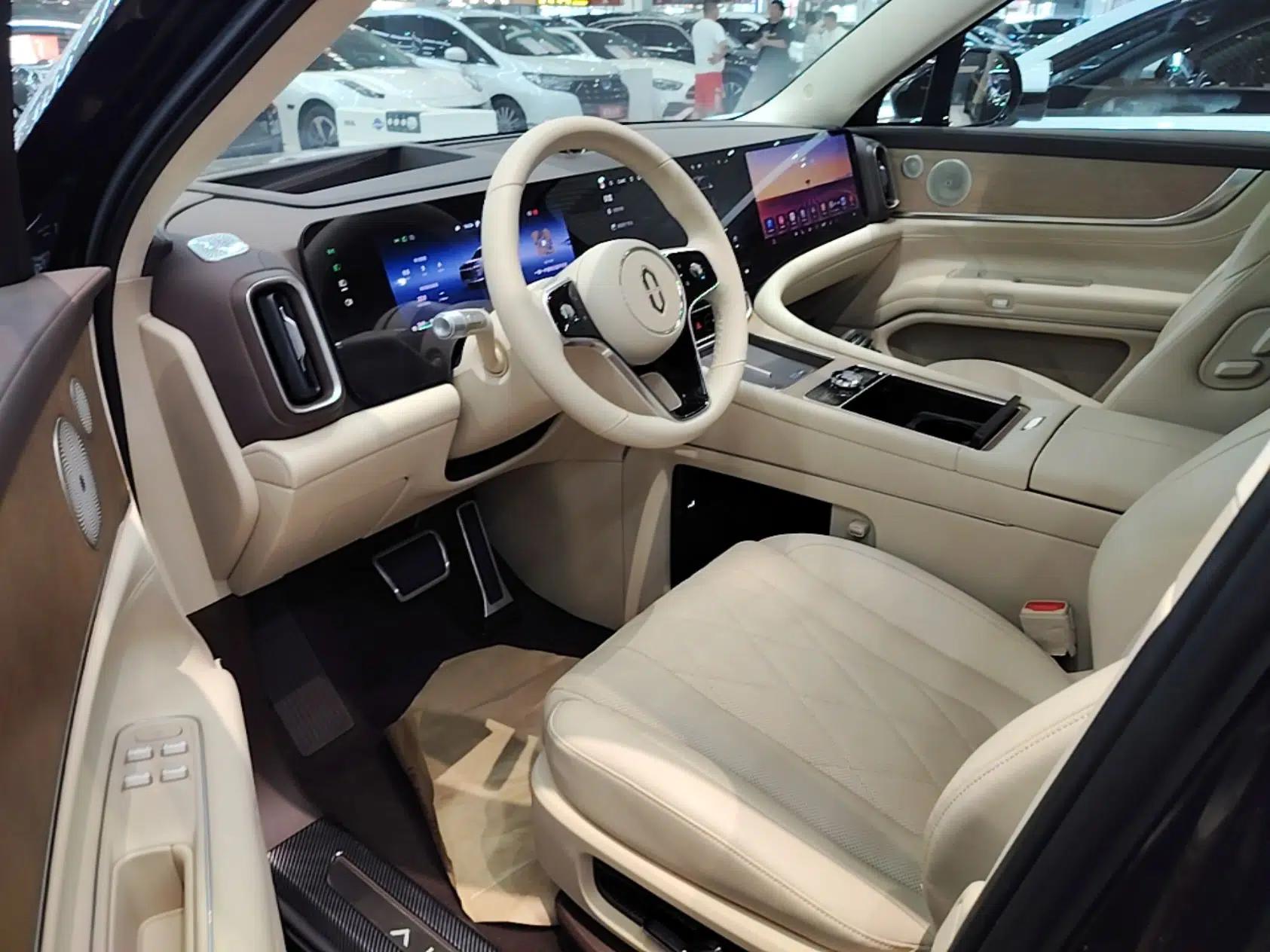 Hima AITO M9 2024 Range-Extended Ultra Version 52 kWh 6-Seater Model — миниатюра 18