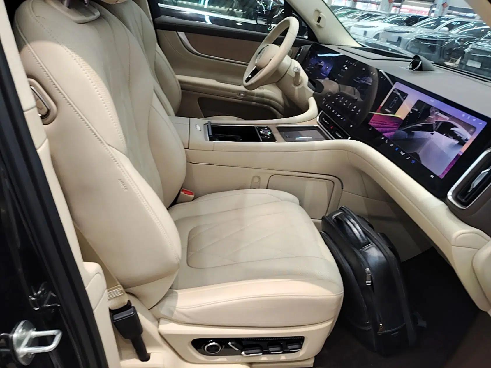 Hima AITO M9 2024 Range-Extended Ultra Version 52 kWh 6-Seater Model — миниатюра 19
