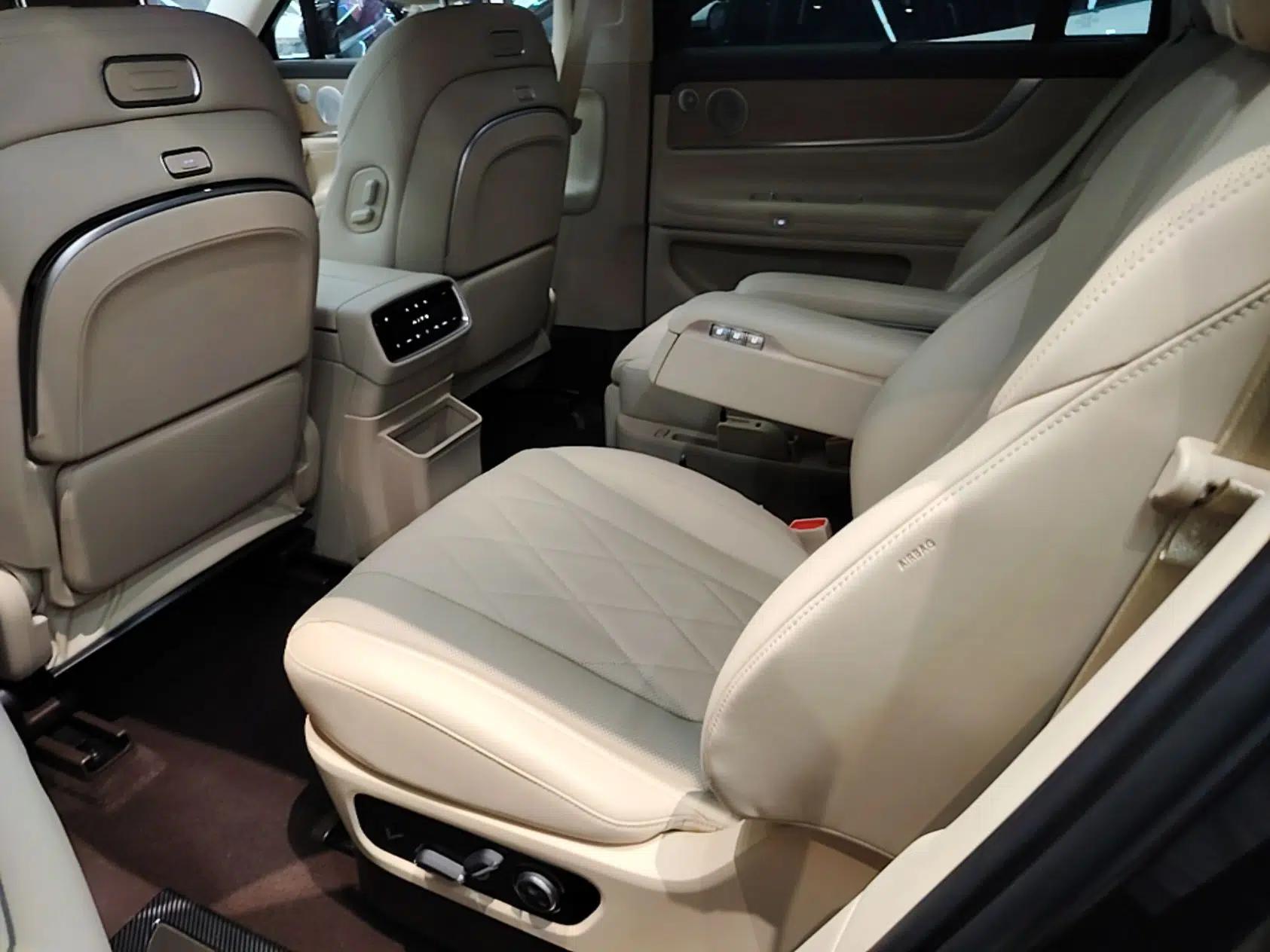 Hima AITO M9 2024 Range-Extended Ultra Version 52 kWh 6-Seater Model — миниатюра 20