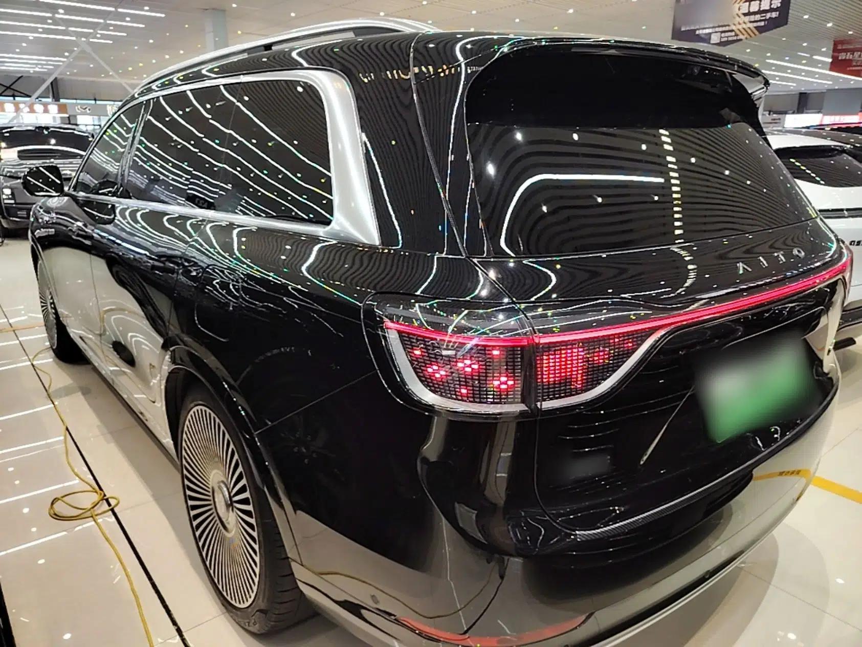 Hima AITO M9 2024 Range-Extended Ultra Version 52 kWh 6-Seater Model — миниатюра 4