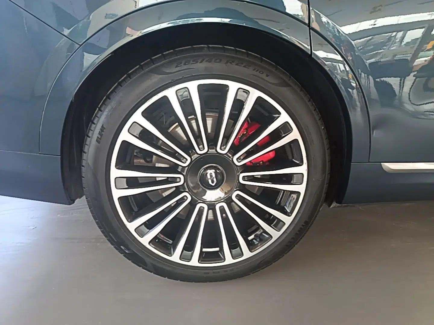 Hima AITO M9 2024 Range-Extended Max Edition 42 kWh 6-Seater Version — миниатюра 16