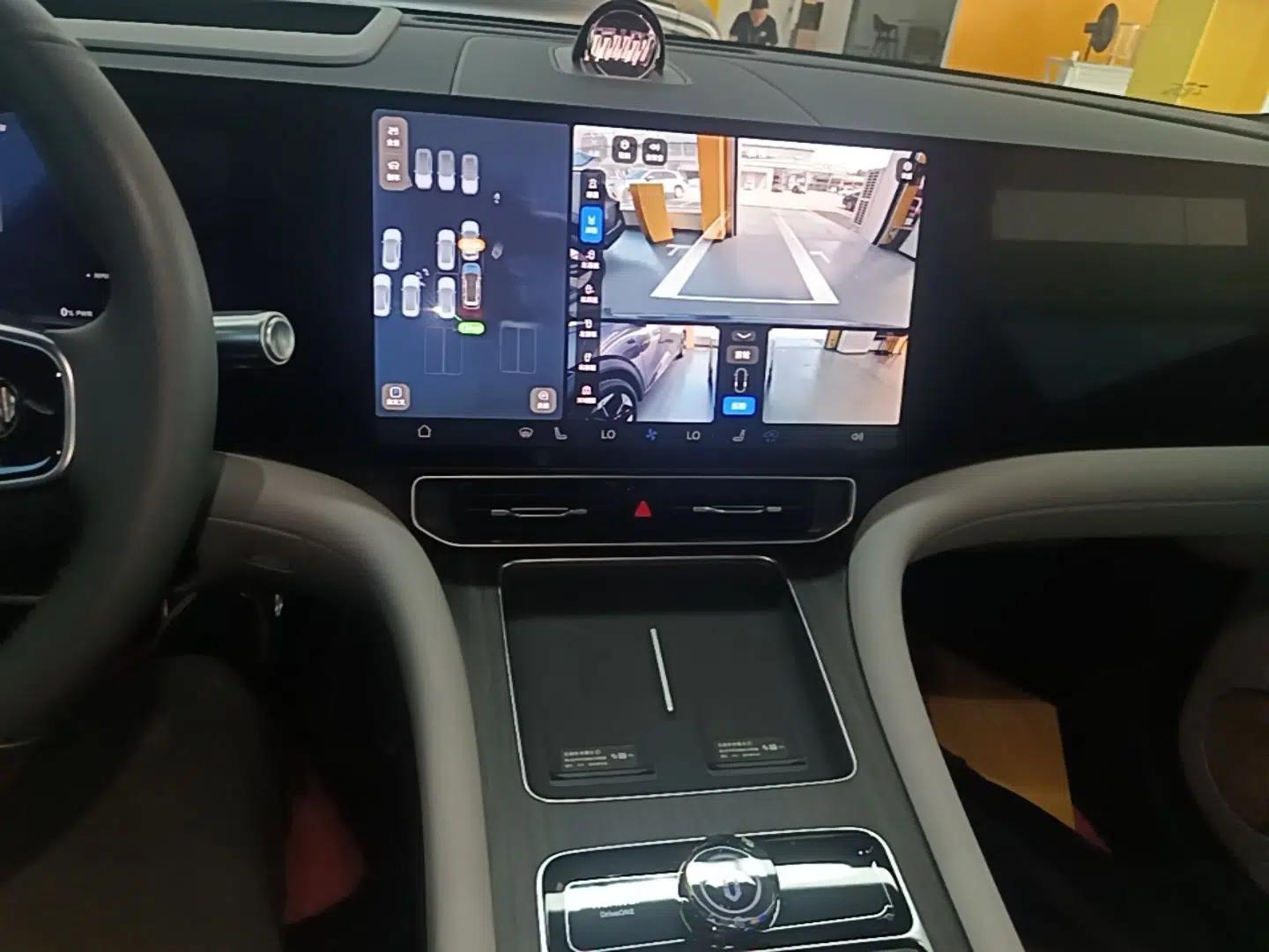 Hima AITO M9 2024 Range-Extended Max Edition 42 kWh 6-Seater Version — миниатюра 20
