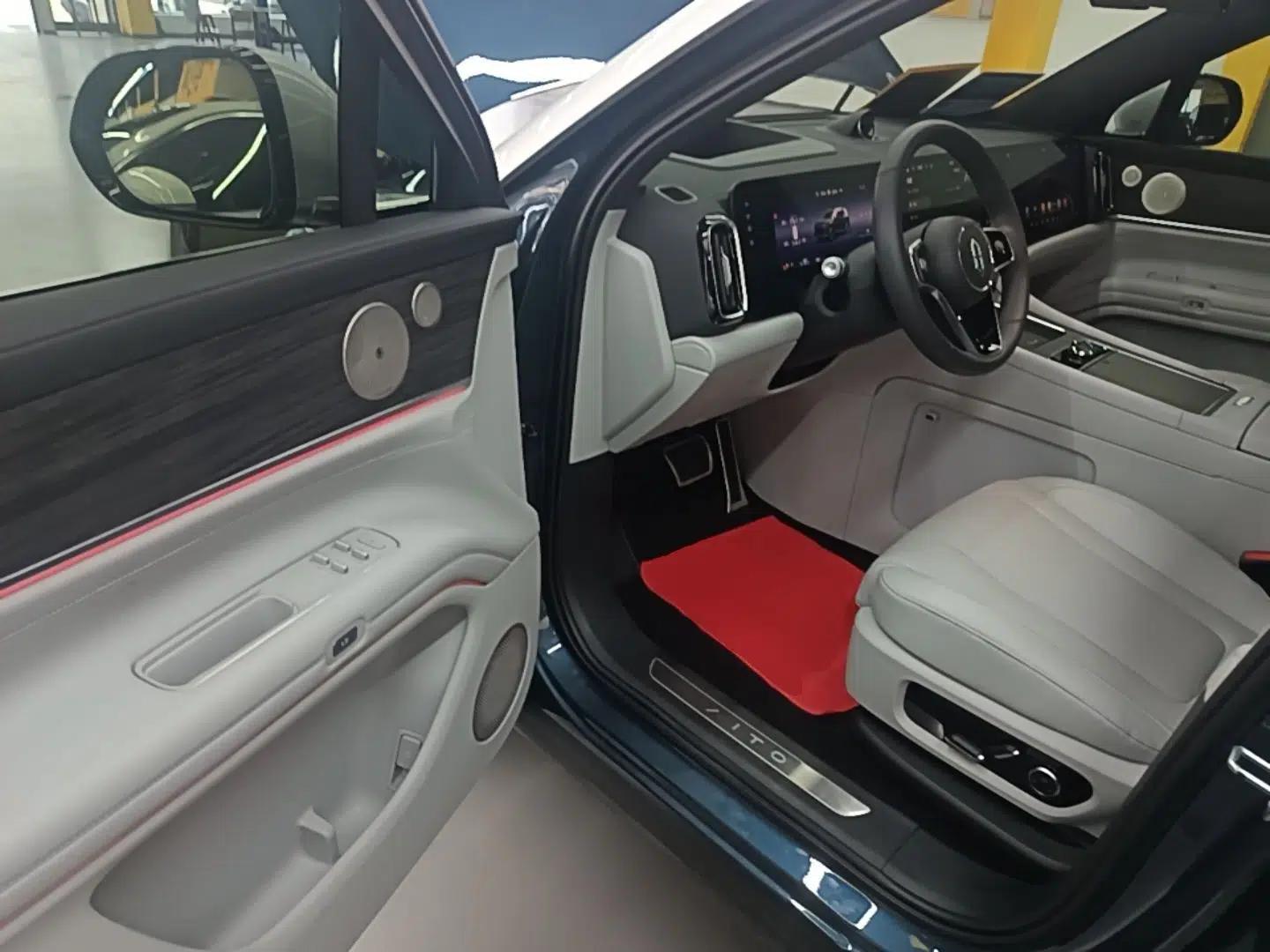 Hima AITO M9 2024 Range-Extended Max Edition 42 kWh 6-Seater Version — миниатюра 23