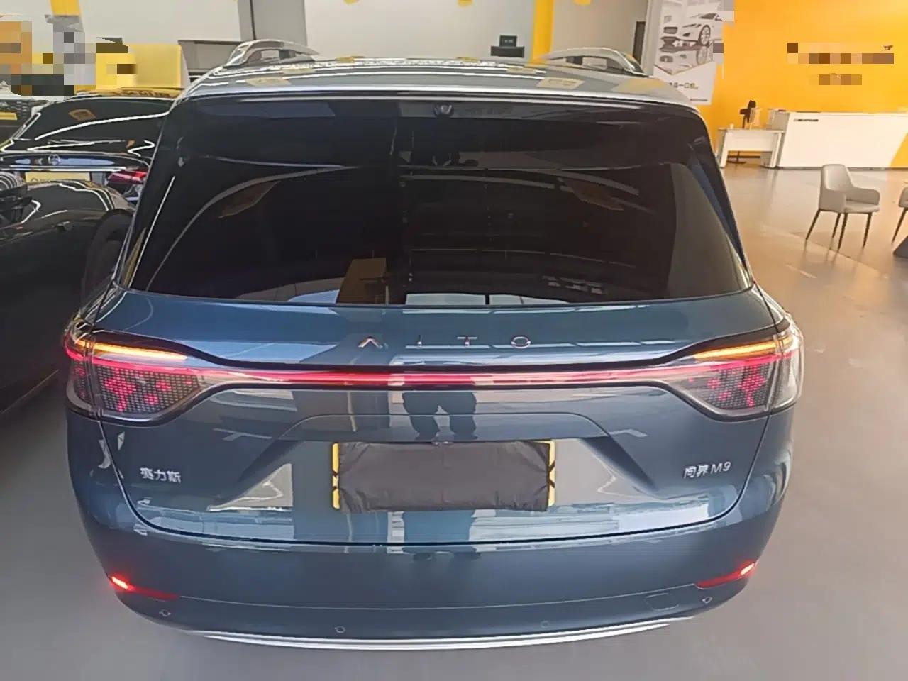Hima AITO M9 2024 Range-Extended Max Edition 42 kWh 6-Seater Version — миниатюра 5