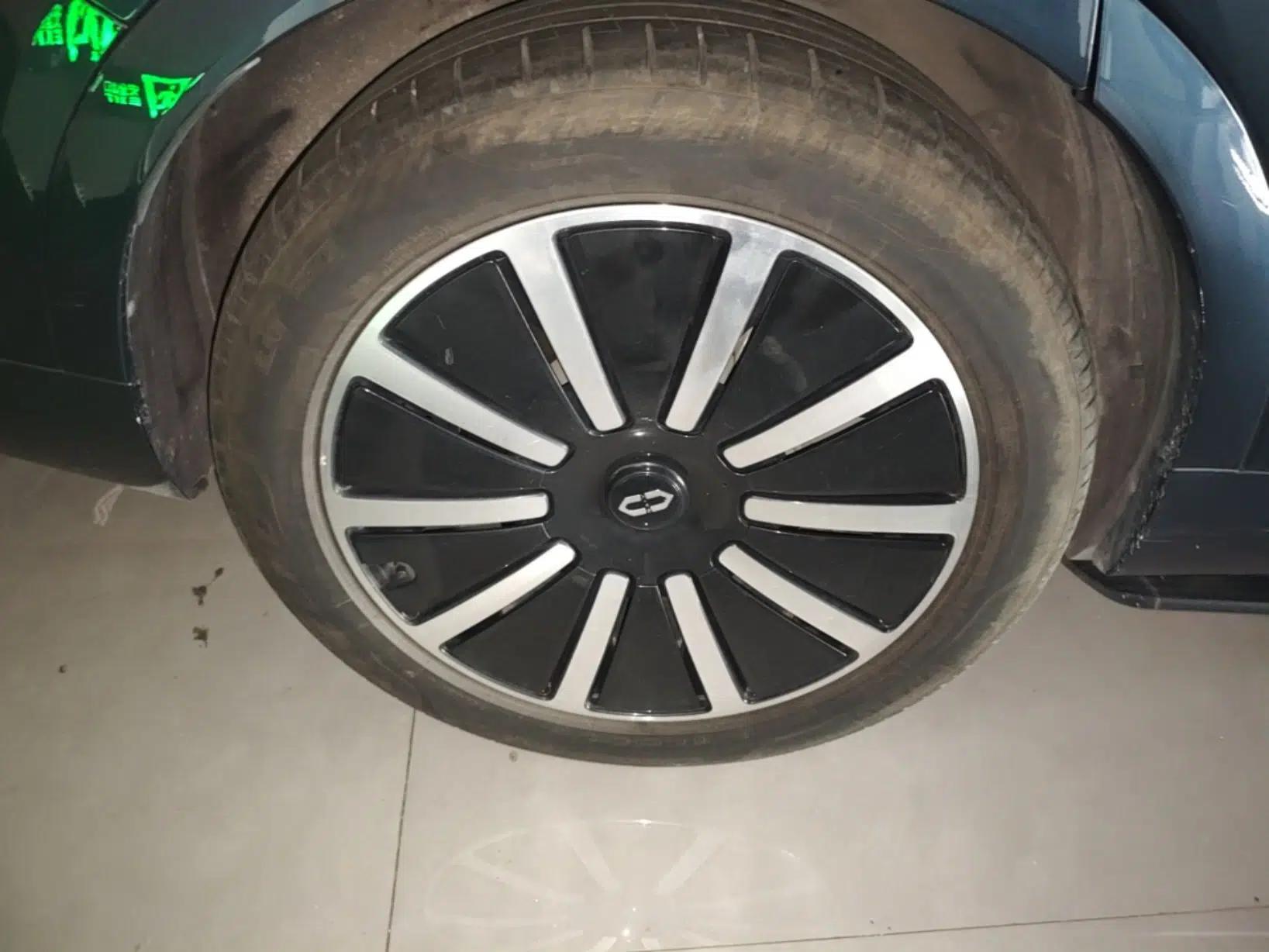 Hima AITO M9 2024 Range-Extended Ultra Version 42 kWh 6-Seater Model — миниатюра 11