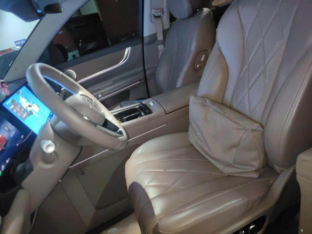 Hima AITO M9 2024 Range-Extended Ultra Version 52 kWh 5-Seater Model — миниатюра 15