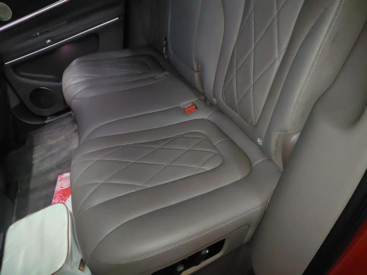 Hima AITO M9 2024 Range-Extended Ultra Version 52 kWh 5-Seater Model — миниатюра 17