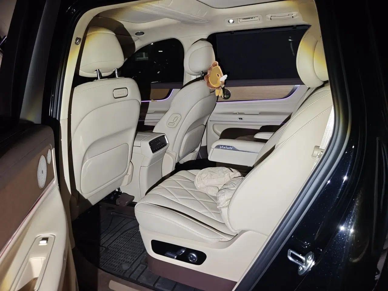 Hima AITO M9 2024 Range-Extended Ultra Version 52 kWh 6-Seater Model — миниатюра 17
