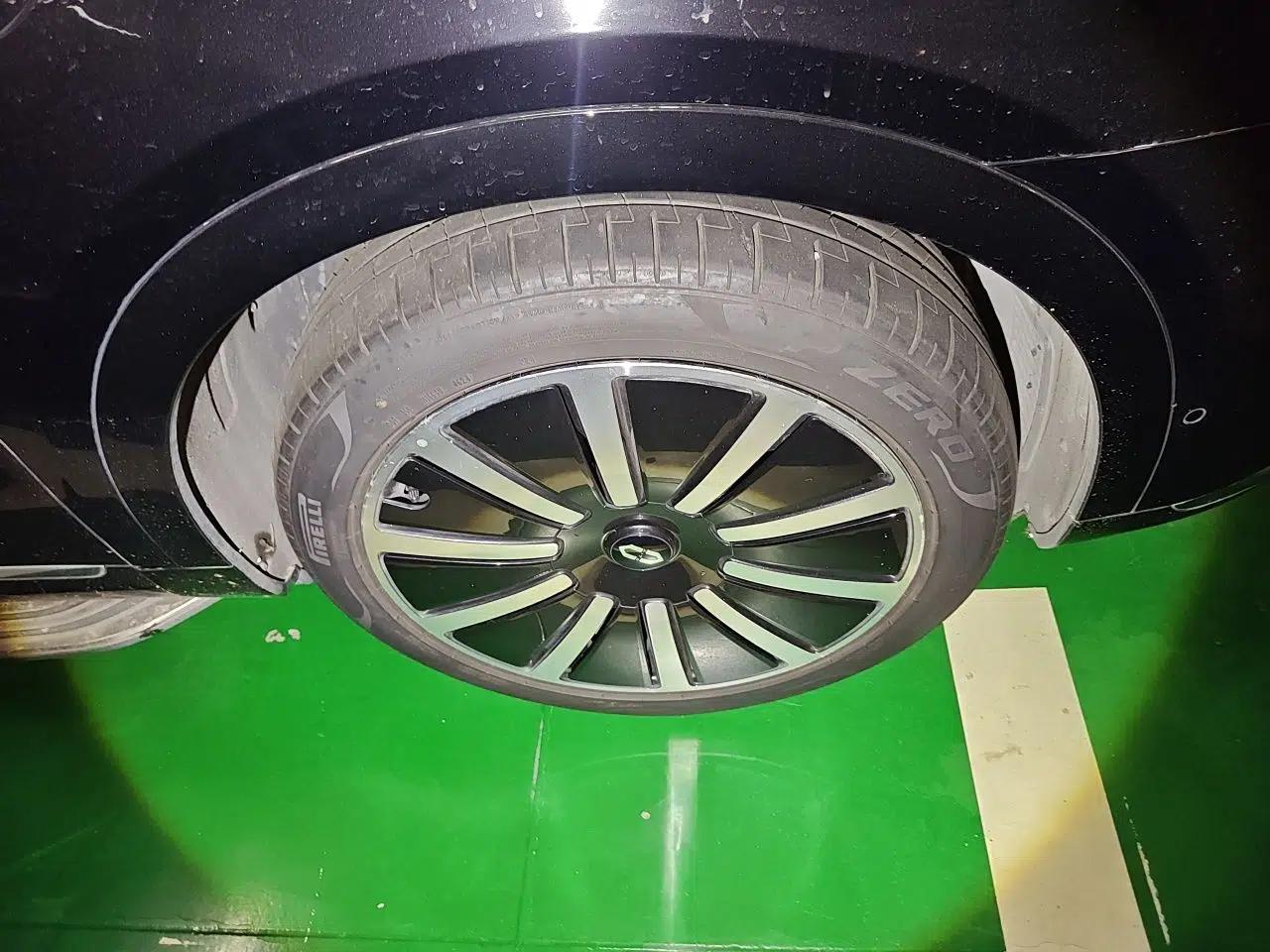 Hima AITO M9 2024 Range-Extended Ultra Version 52 kWh 6-Seater Model — миниатюра 8