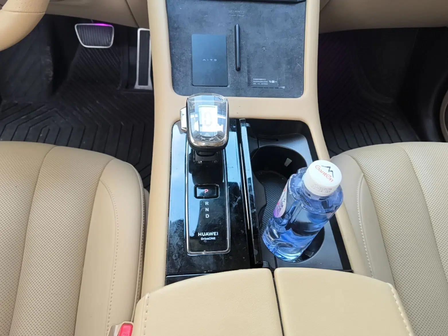 Hima AITO M7 2024 1.5T Rear-Drive Plus Version 5 Seats — миниатюра 16