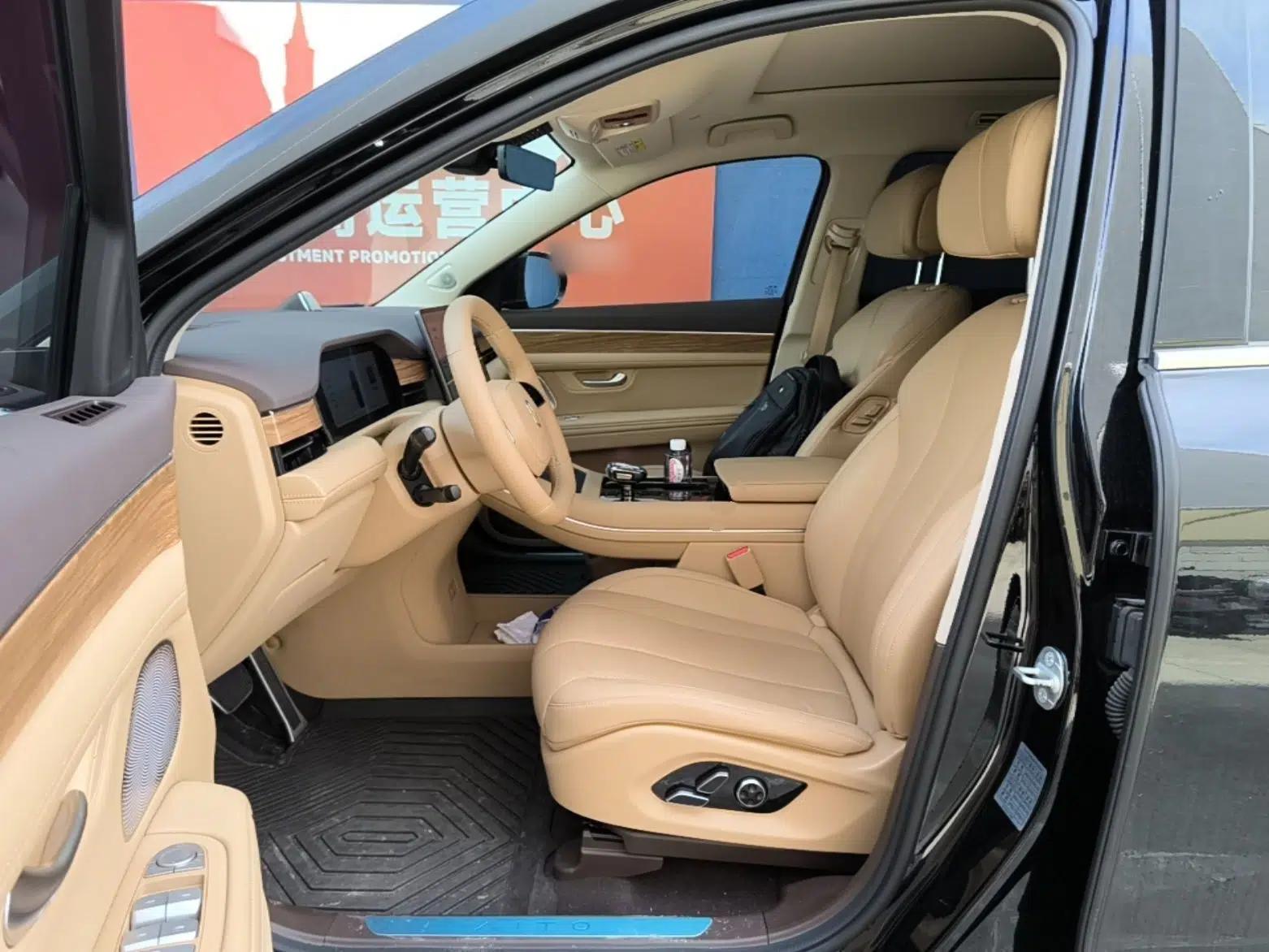 Hima AITO M7 2024 1.5T Rear-Drive Plus Version 5 Seats — миниатюра 17