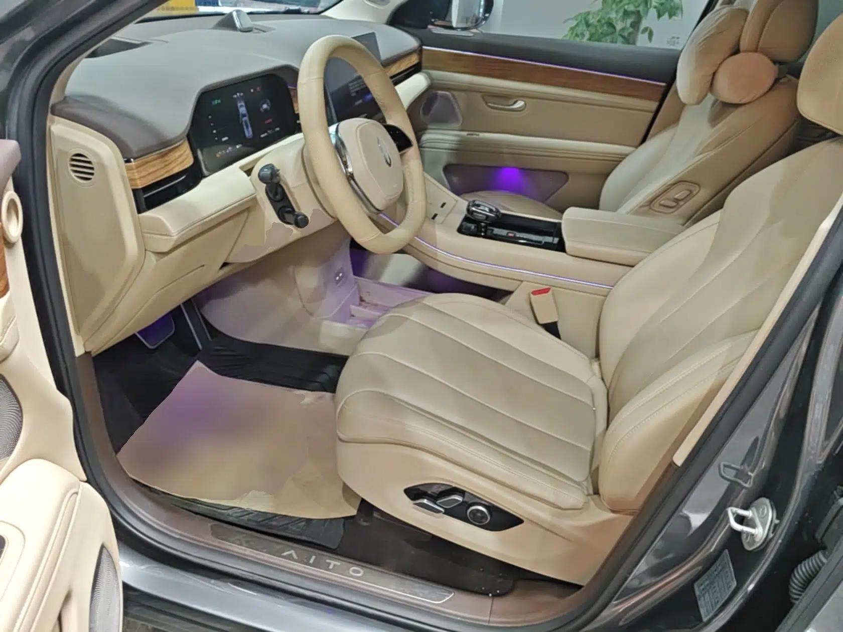 Hima AITO M7 2024 1.5T Rear-Drive Plus Version 5 Seats — миниатюра 17