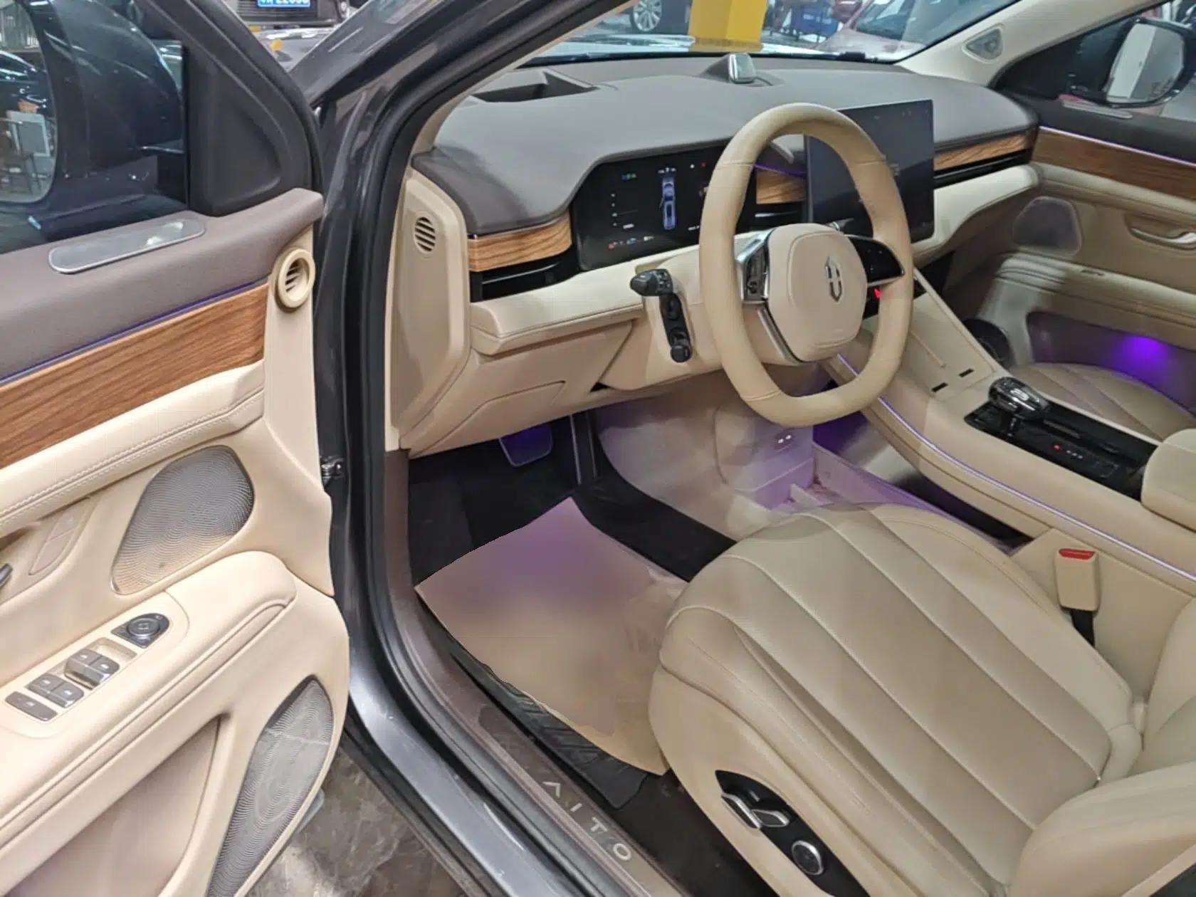 Hima AITO M7 2024 1.5T Rear-Drive Plus Version 5 Seats — миниатюра 18