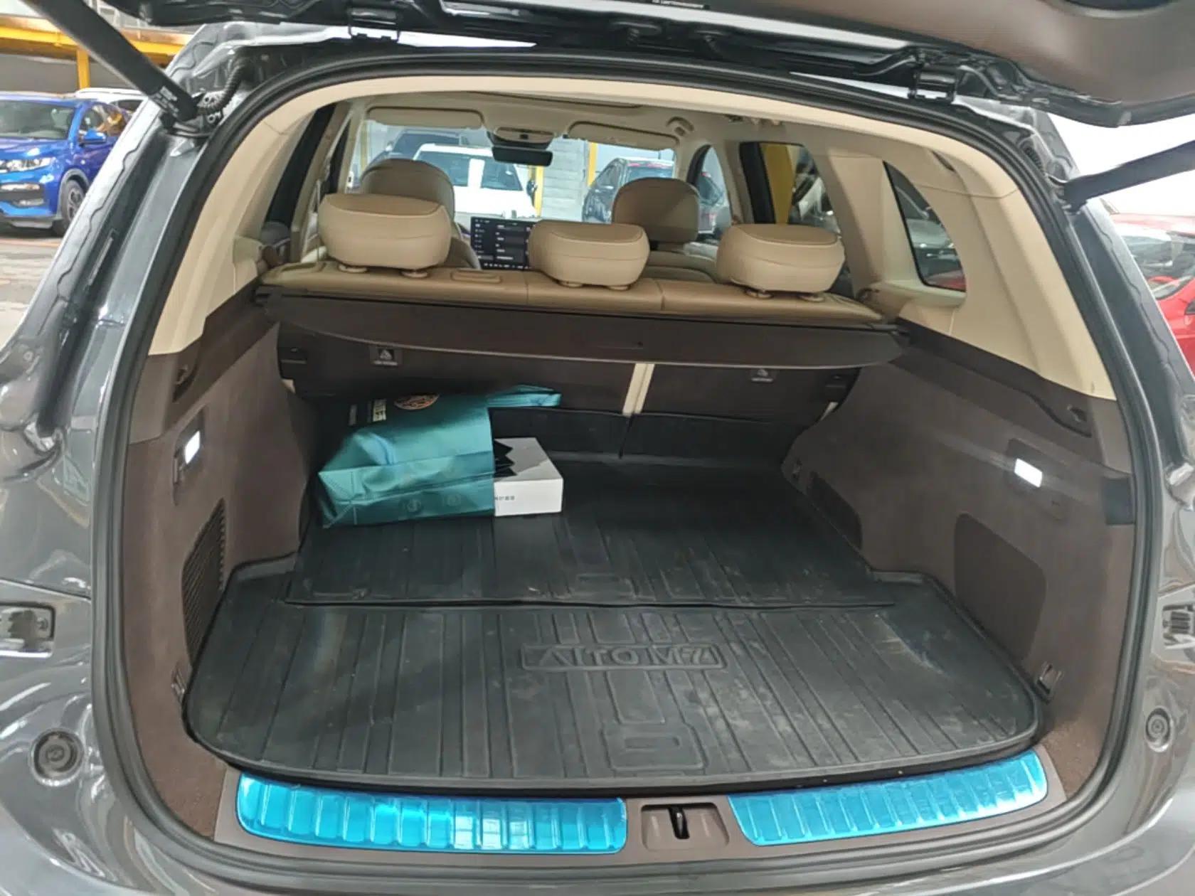 Hima AITO M7 2024 1.5T Rear-Drive Plus Version 5 Seats — миниатюра 22