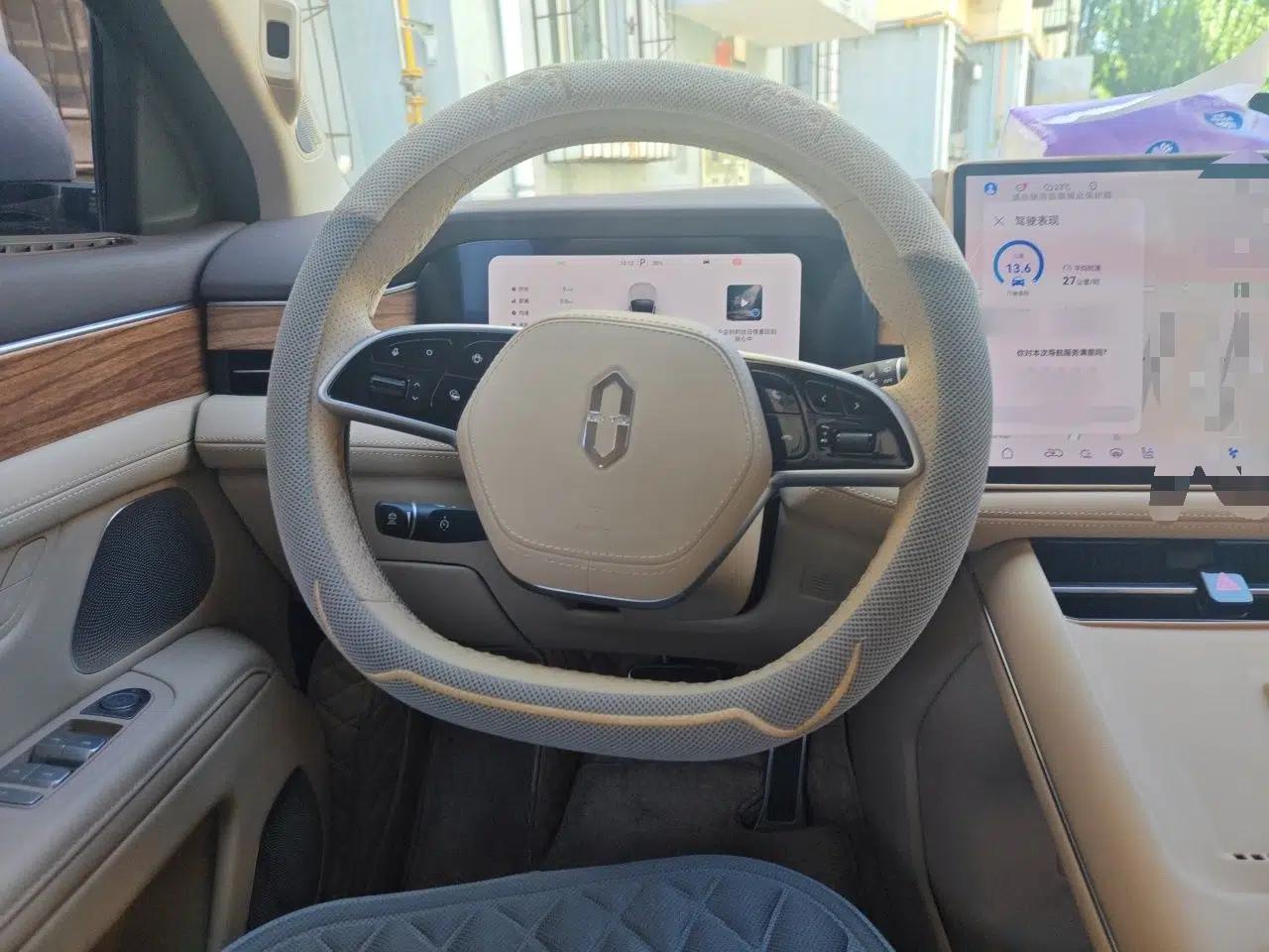 Hima AITO M7 2024 1.5T Rear-Drive Plus Version 5 Seats — миниатюра 10