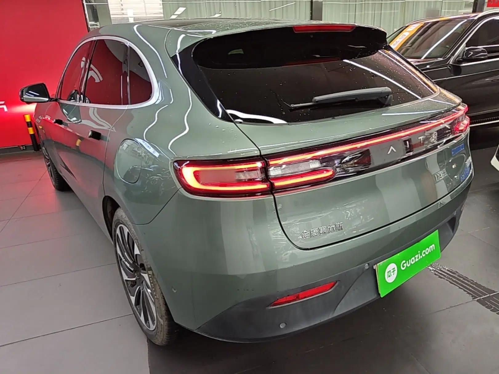 Hima AITO M5 2022 Extended-Range Four-Wheel Drive Performance Version — миниатюра 4