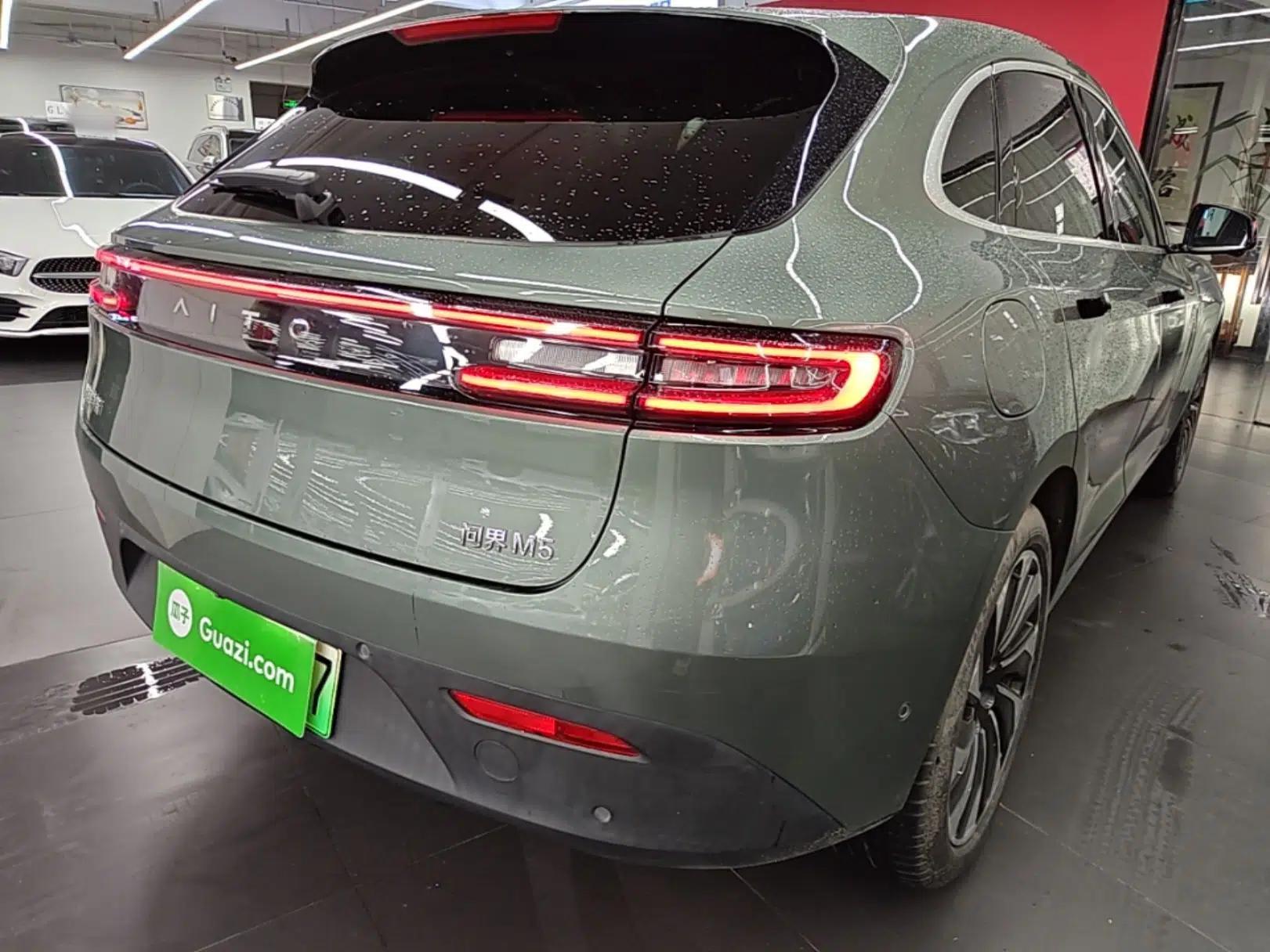 Hima AITO M5 2022 Extended-Range Four-Wheel Drive Performance Version — миниатюра 6