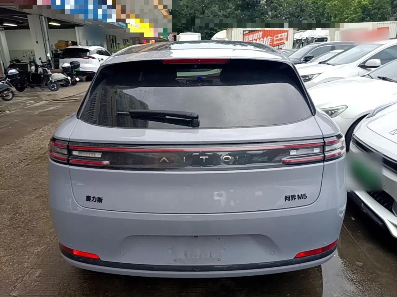 Hima AITO M5 2025 Extended-Range Ultra All-Wheel-Drive Version — миниатюра 5