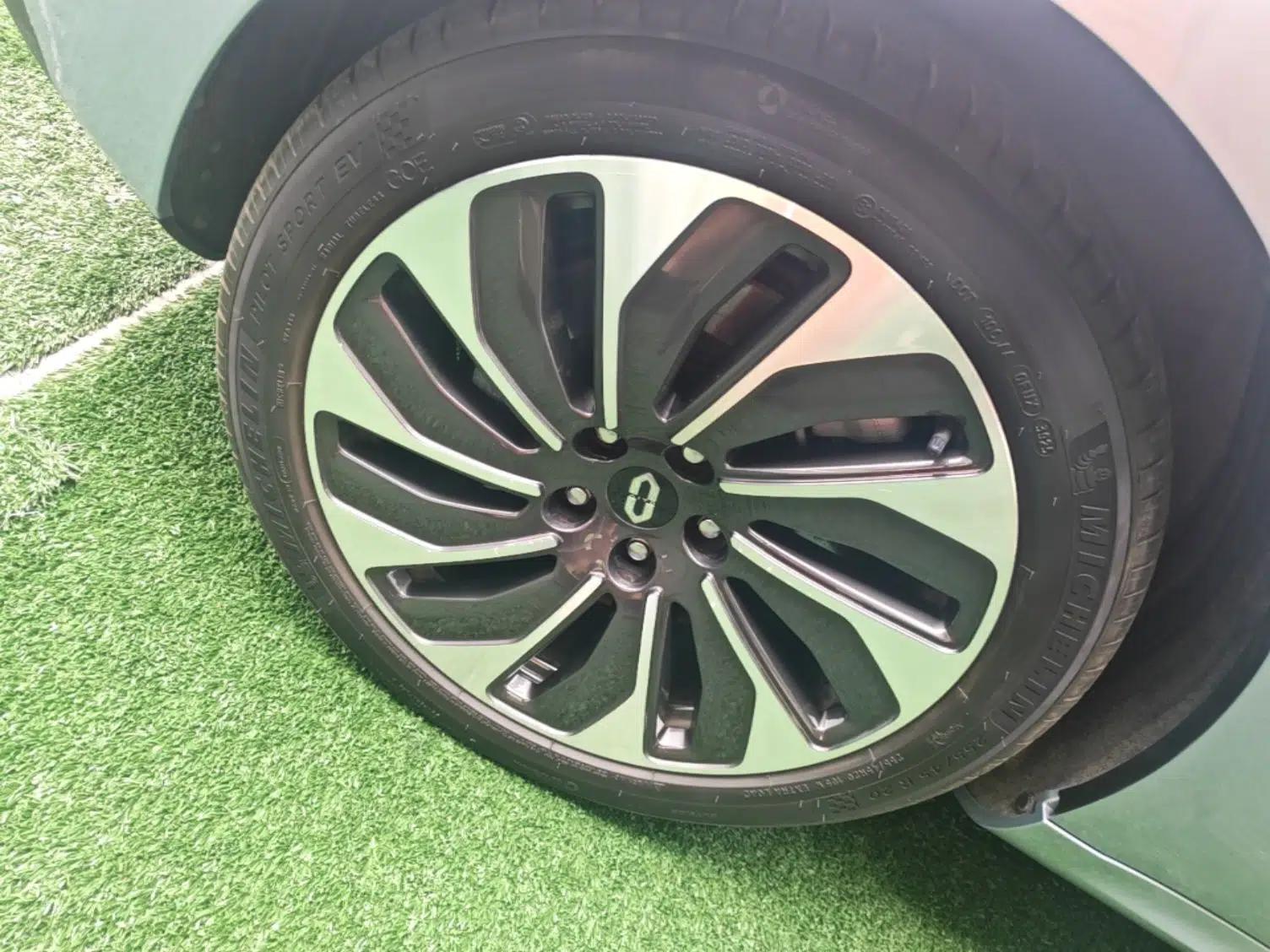 Hima AITO M5 2023 Extended-Range Four-Wheel Drive Intelligent Driving Version — миниатюра 11