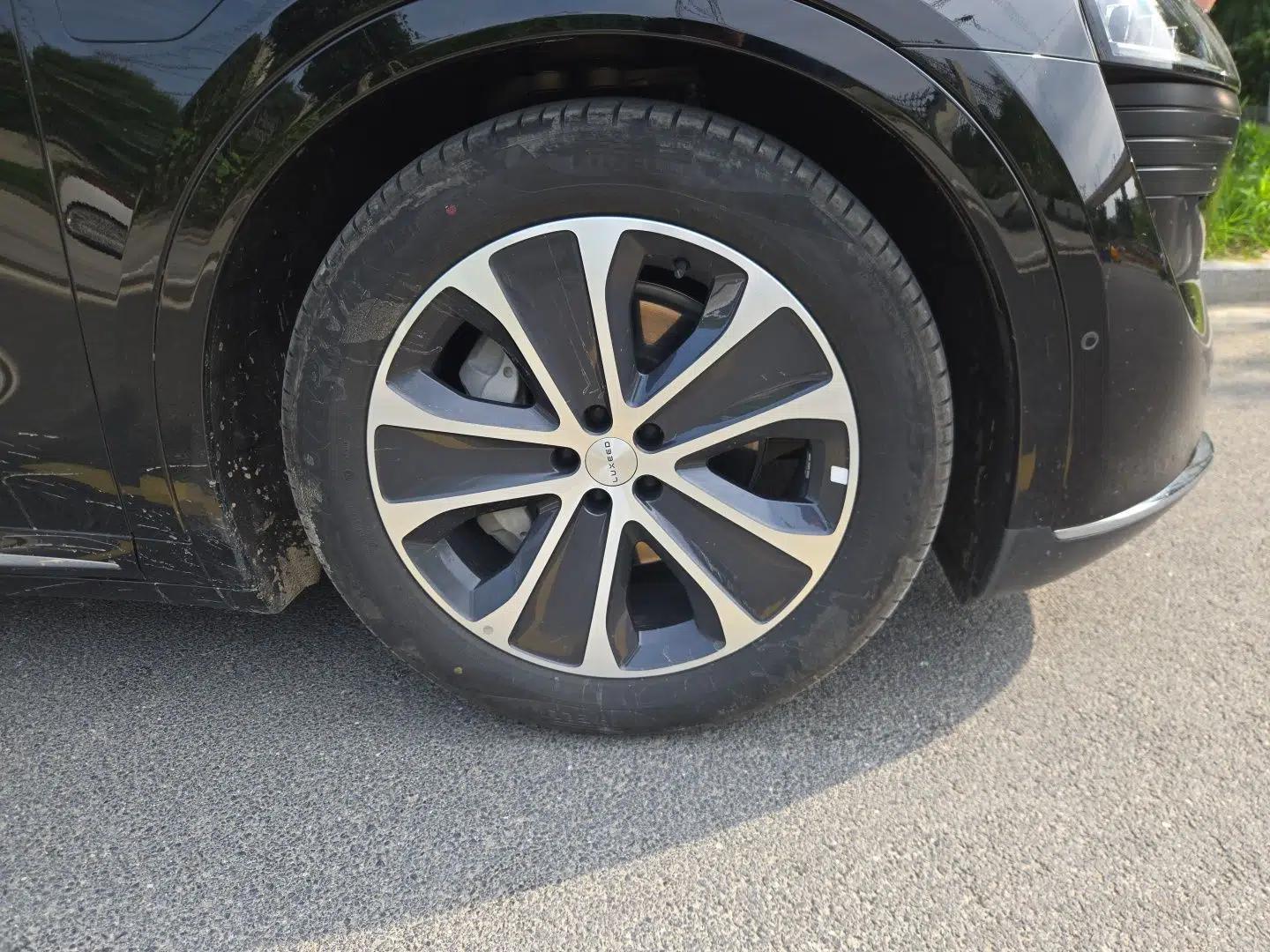 Hima Luxeed R7 2024 Pure Electric 667km Pro — миниатюра 2