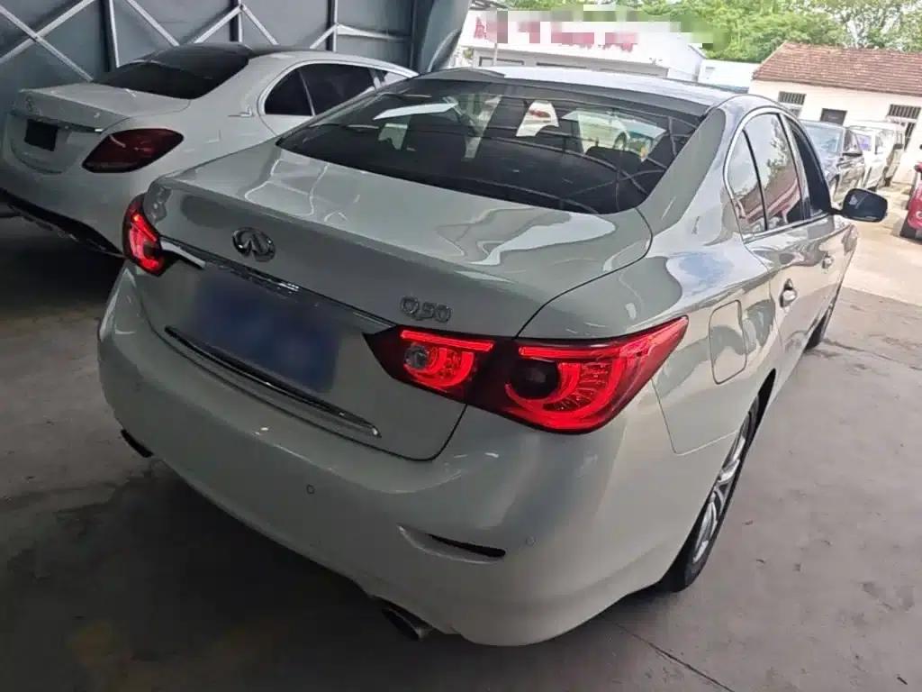 Infiniti Q50 2014 2.0T Comfort Edition — миниатюра 7