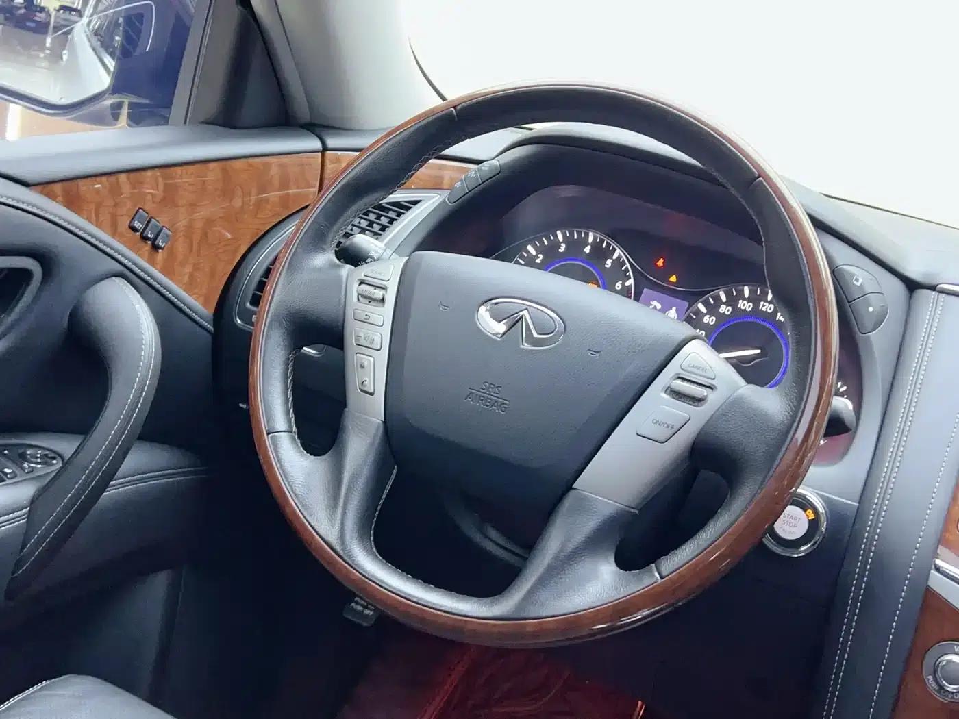 2018 Infiniti QX80 5.6L Middle East Edition — миниатюра 11