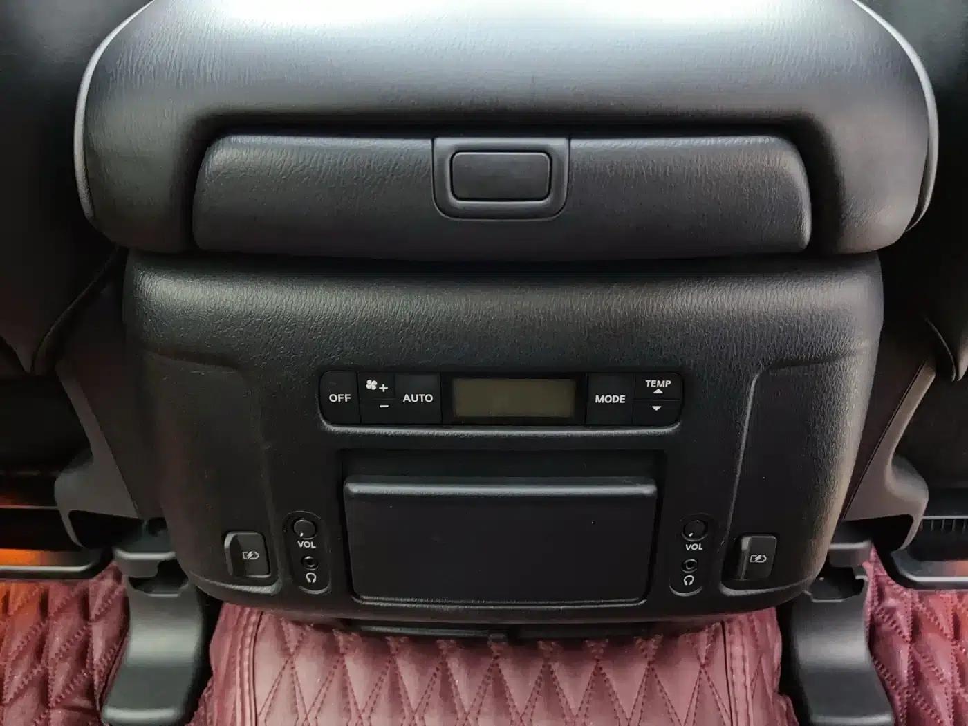 2018 Infiniti QX80 5.6L Middle East Edition — миниатюра 10