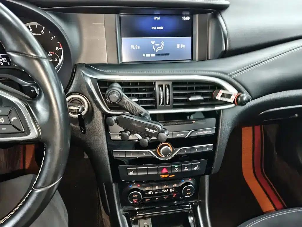 Infiniti QX30 2017 1.6T 2WD Sport Edition — миниатюра 13